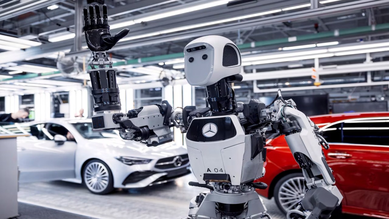 Mercedes'ten Devrim: Düsseldorf Fabrikası Otonom Robot ve Drone Çağı