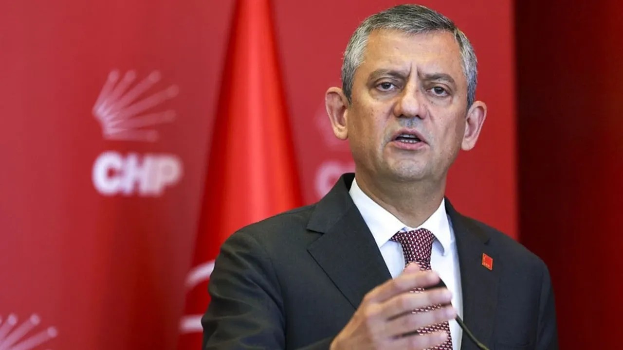 CHP'ye Kayyum Baskısı Artıyor mu? Özel'den Sert Tepki ve Mücadele Vurgusu